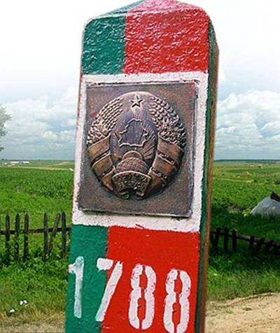 Стоит пересечь границу Беларуси, как попадаешь словно в советское прошлое. 