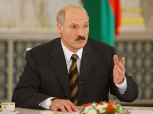 Александр Лукашенко пригласил пообщаться более 100 представителей СМИ.